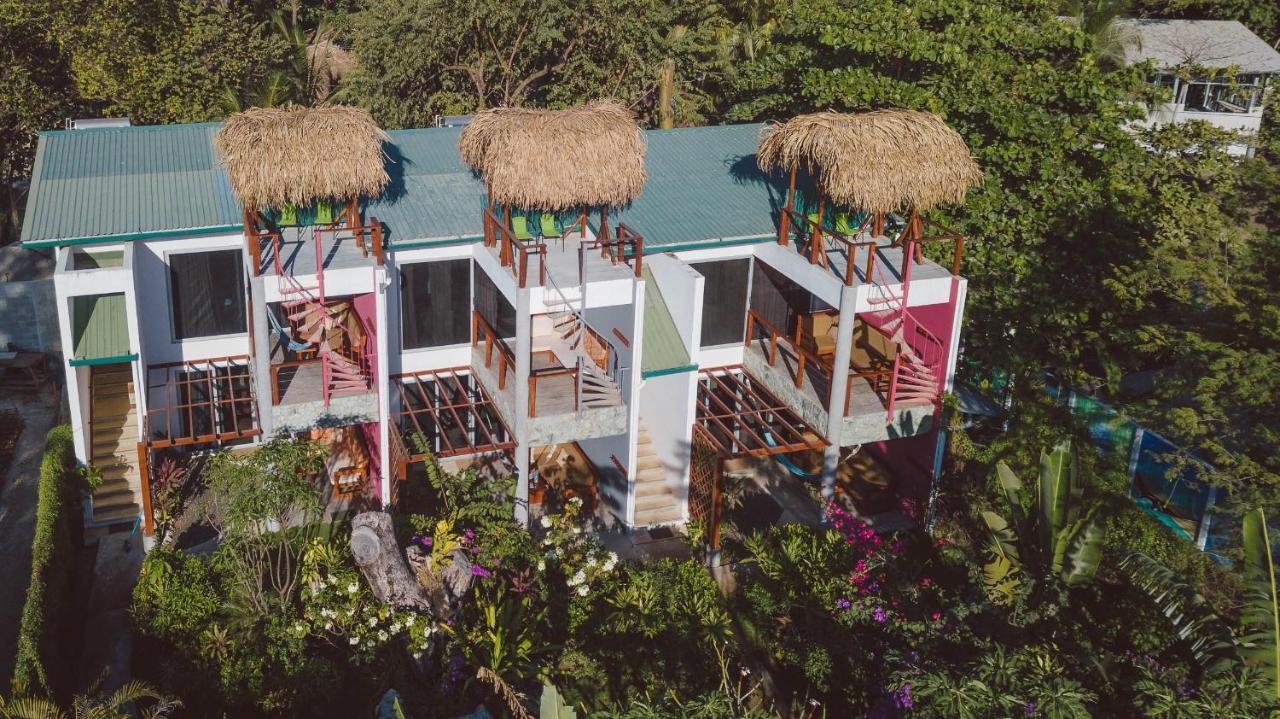 Iluminar Beachfront Suites Носара Екстериор снимка