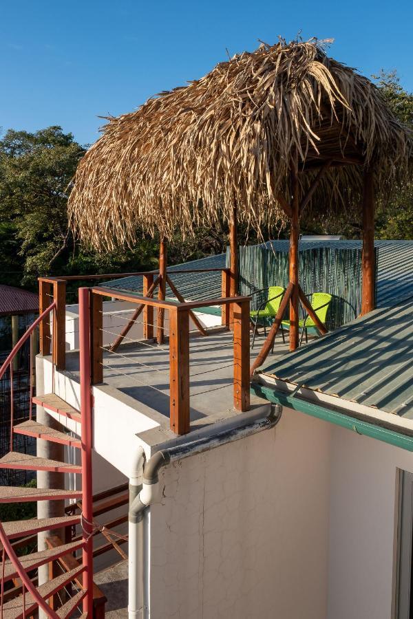 Iluminar Beachfront Suites Носара Екстериор снимка