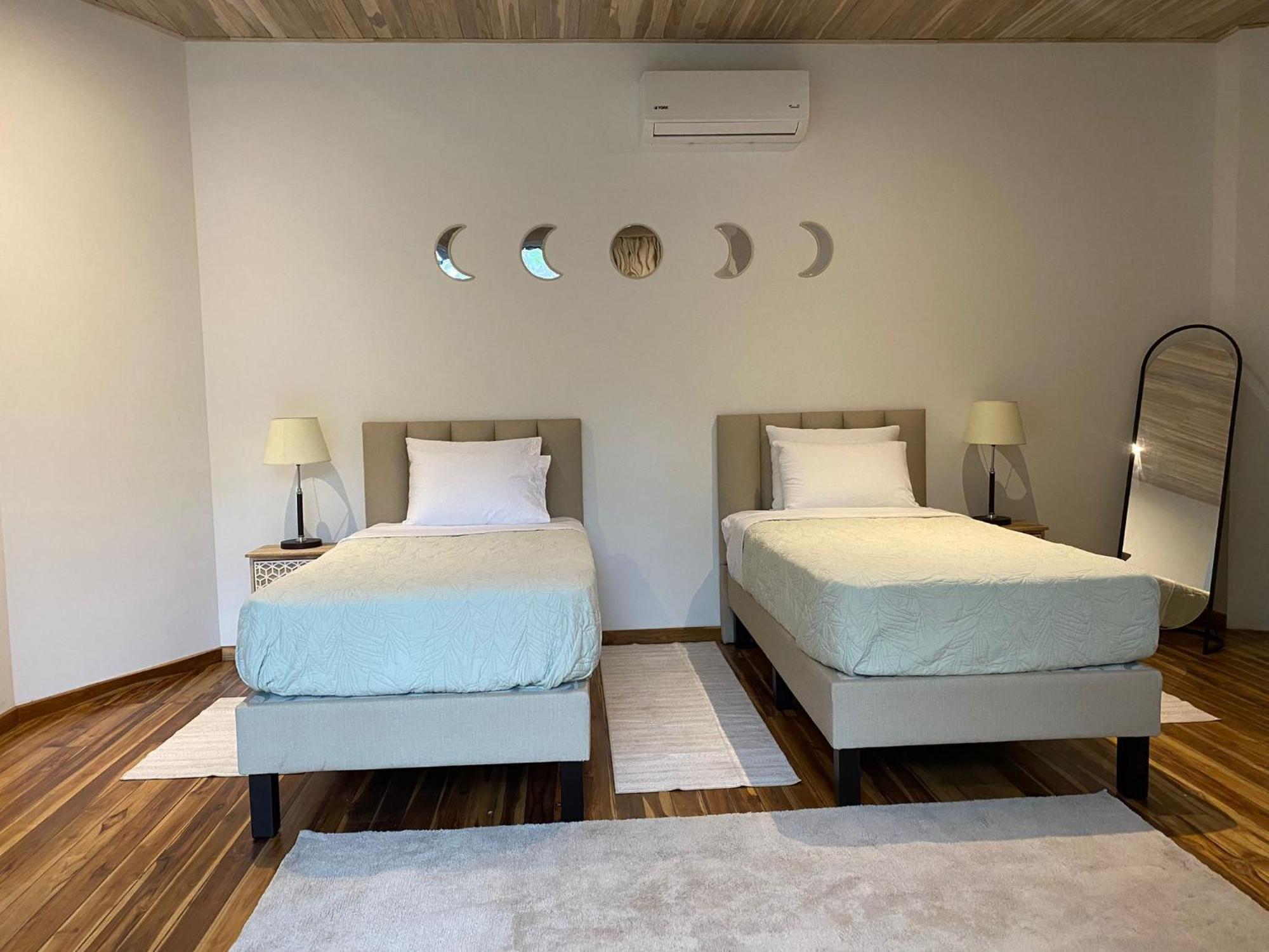 Iluminar Beachfront Suites Носара Екстериор снимка